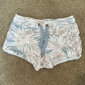 Flower and leaf designed shorts